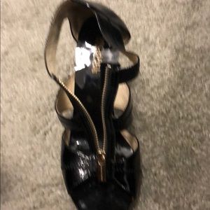 Micheal Kors  women’s size 9
